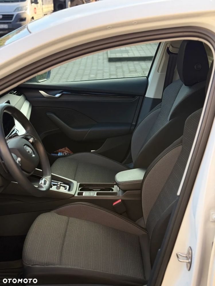 Skoda Octavia 1.5 TSI mHEV Selection DSG - 11