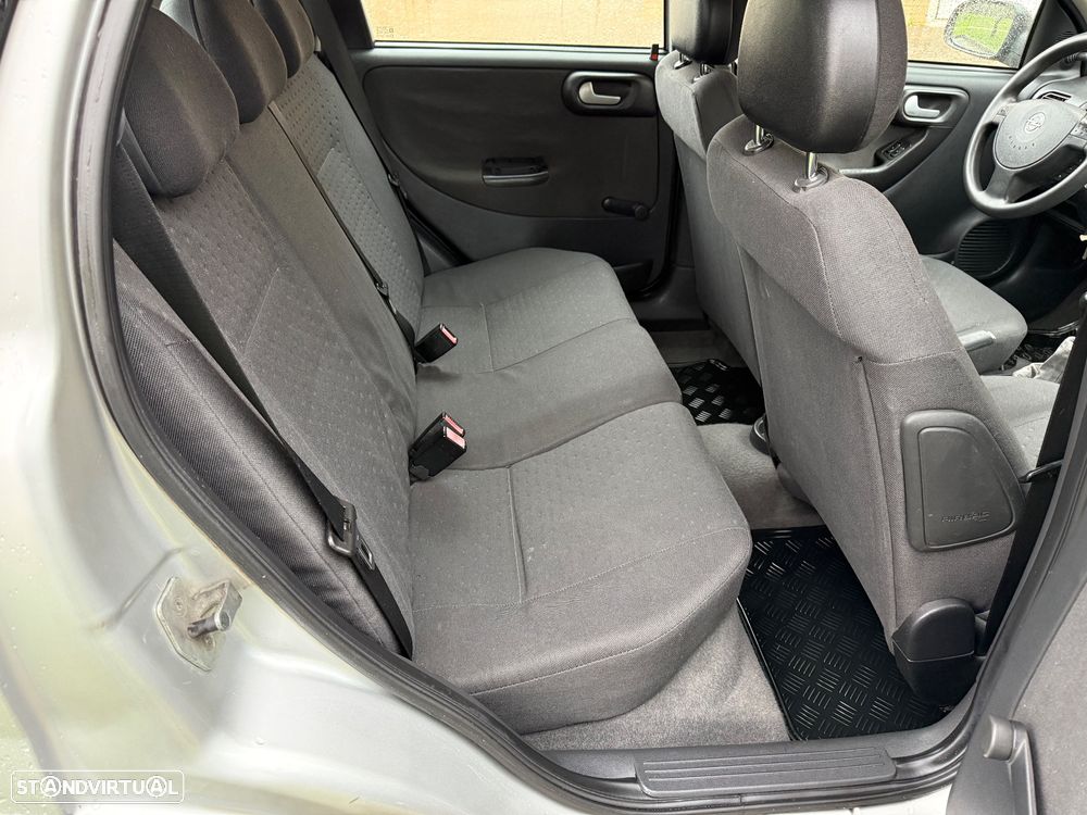 Opel Corsa 1.2 16V Confort - 11