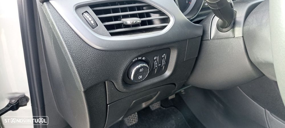 Opel Astra 1.5 D GS Line S/S - 18