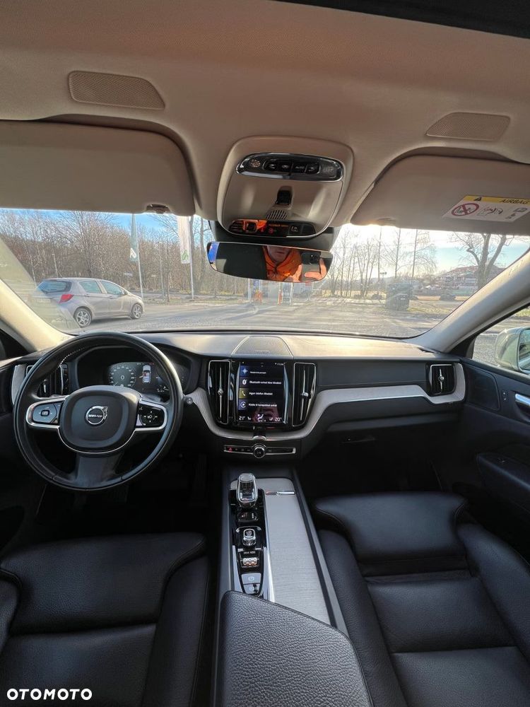 Volvo XC 60 T6 Plug-In Hybrid AWD R-Design - 14