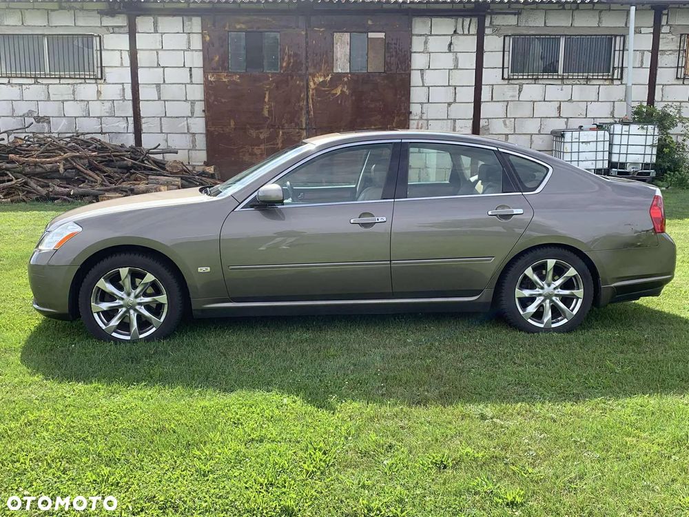 Infiniti M - 6