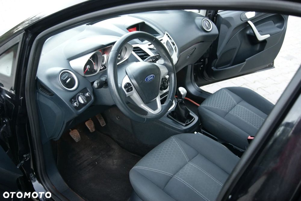 Ford Fiesta - 36