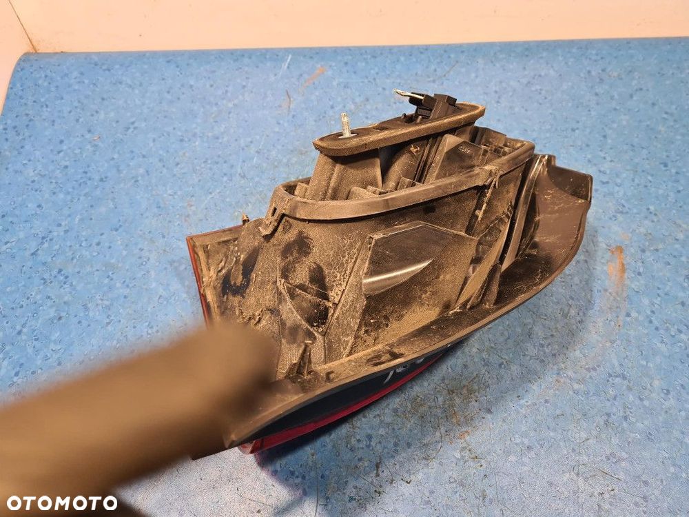 RENAULT TWINGO II LIFT  LAMPA TYŁ PRAWA ZEWNĘTRZNA - 8