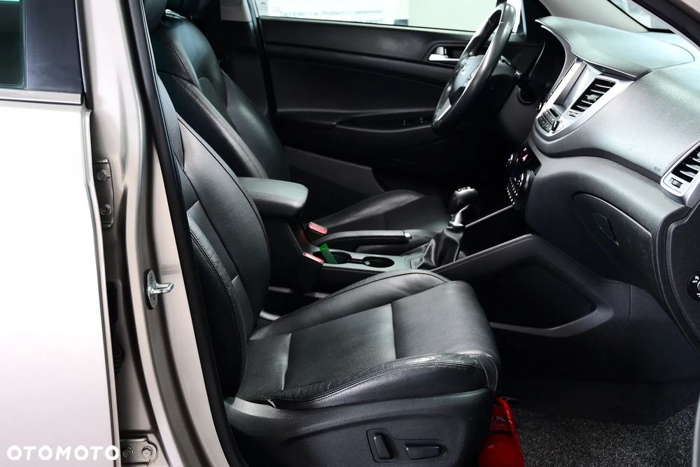 Hyundai Tucson 1.7 CRDI BlueDrive Style 2WD - 22