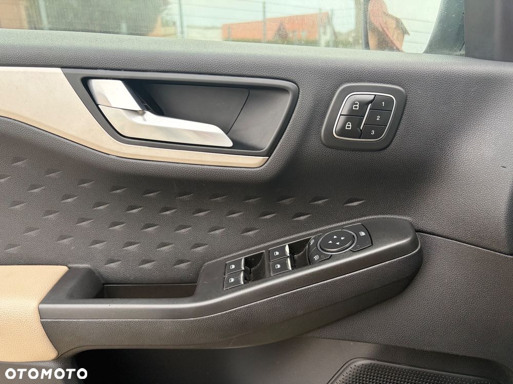 Ford Kuga - 13