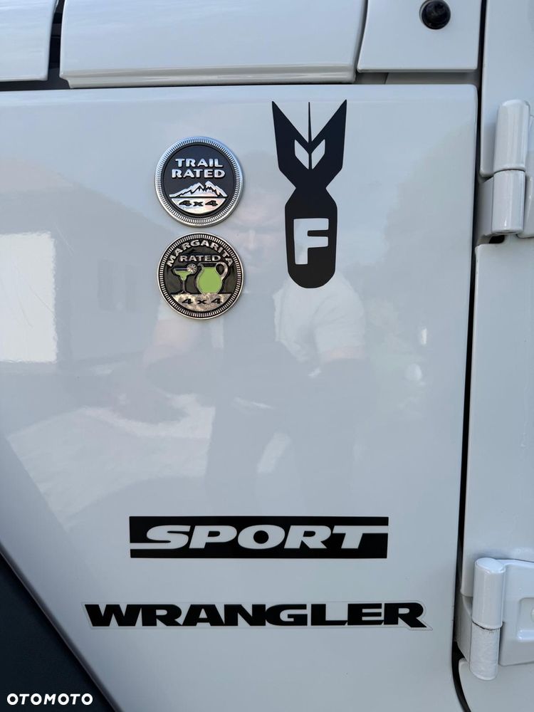 Jeep Wrangler - 8