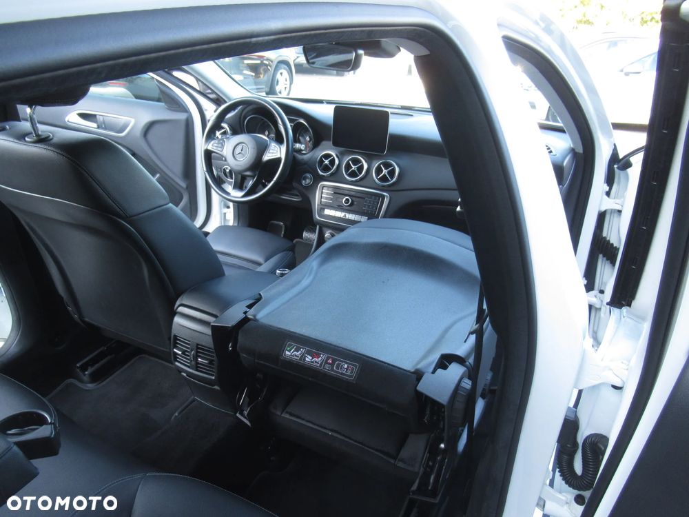 Mercedes-Benz GLA 200 7G-DCT Style - 11