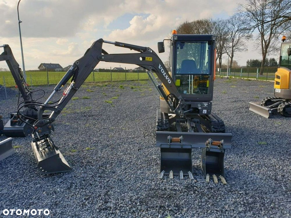 Volvo ECR25D NOWA DOSTĘPNA OD RĘKI, SZYBKOZŁĄCZE, DŁUGIE RAMIĘ, OBRÓT W OBRYSIE - 20