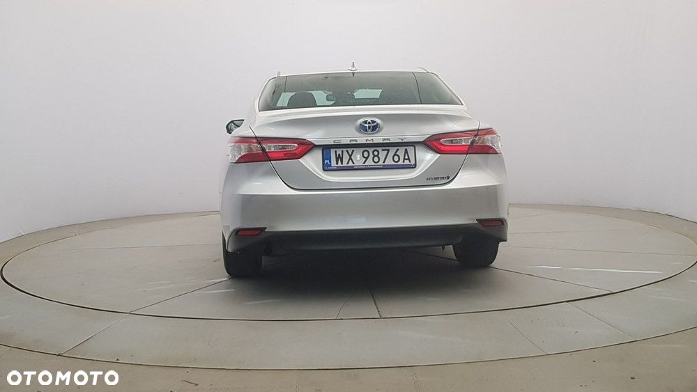 Toyota Camry - 6