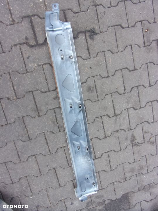 Listwa boczna maskująca Volkswagen Transporter T5 - 2