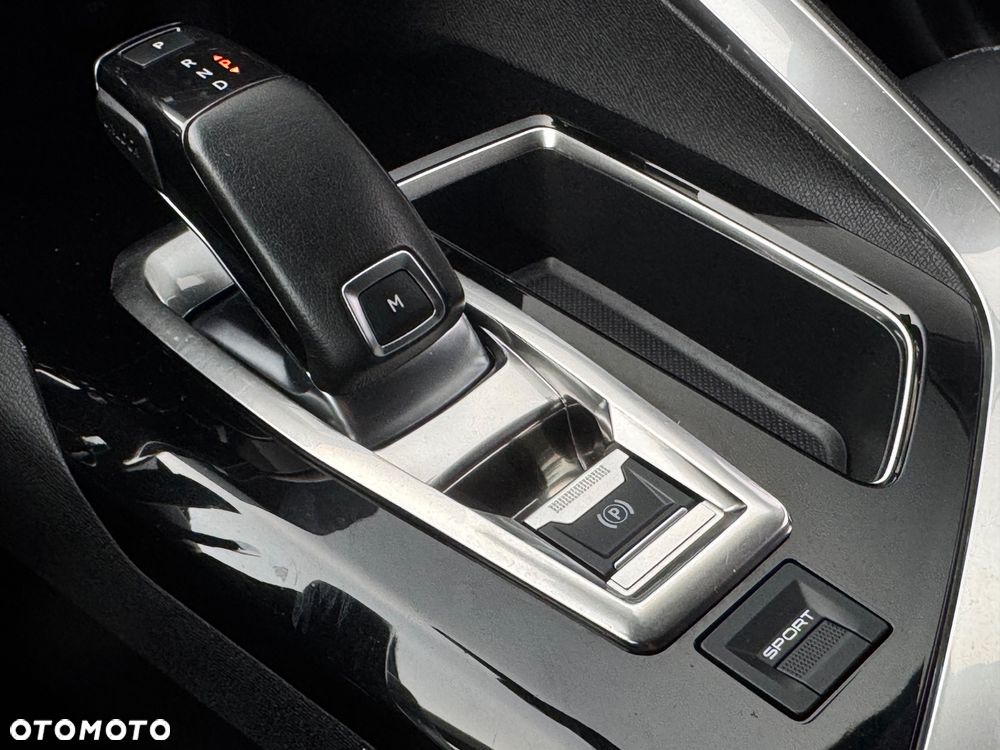 Peugeot 3008 BlueHDi 130 Stop & Start EAT8 Allure Business-Paket - 36