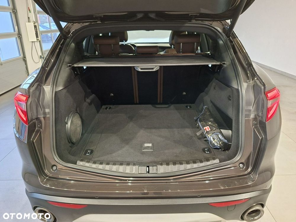 Alfa Romeo Stelvio 2.0 Turbo Veloce Q4 - 33