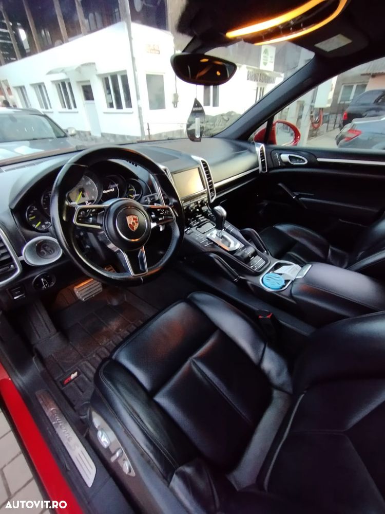 Porsche Cayenne - 2