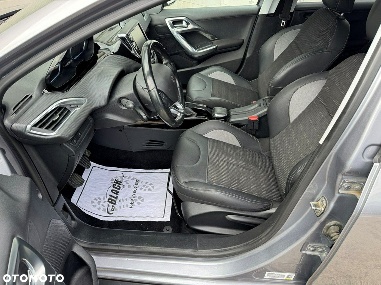 Peugeot 2008 - 8