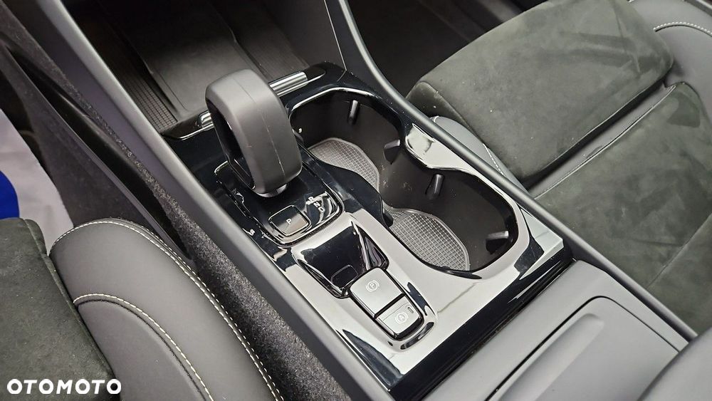Volvo XC 40 B3 Plus Bright - 17