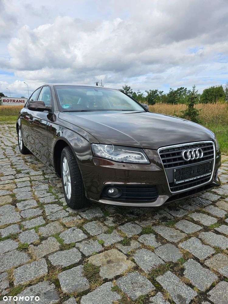Audi A4 Limousine - 1