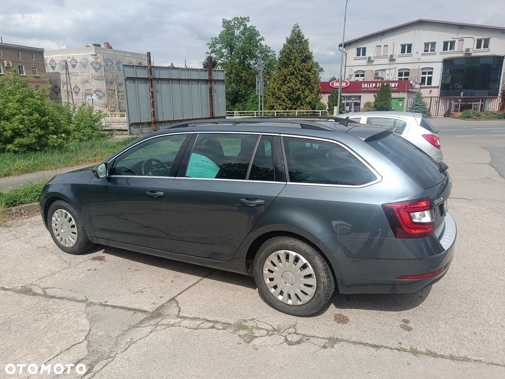 Skoda Octavia 2.0 TDI DSG Ambition - 3