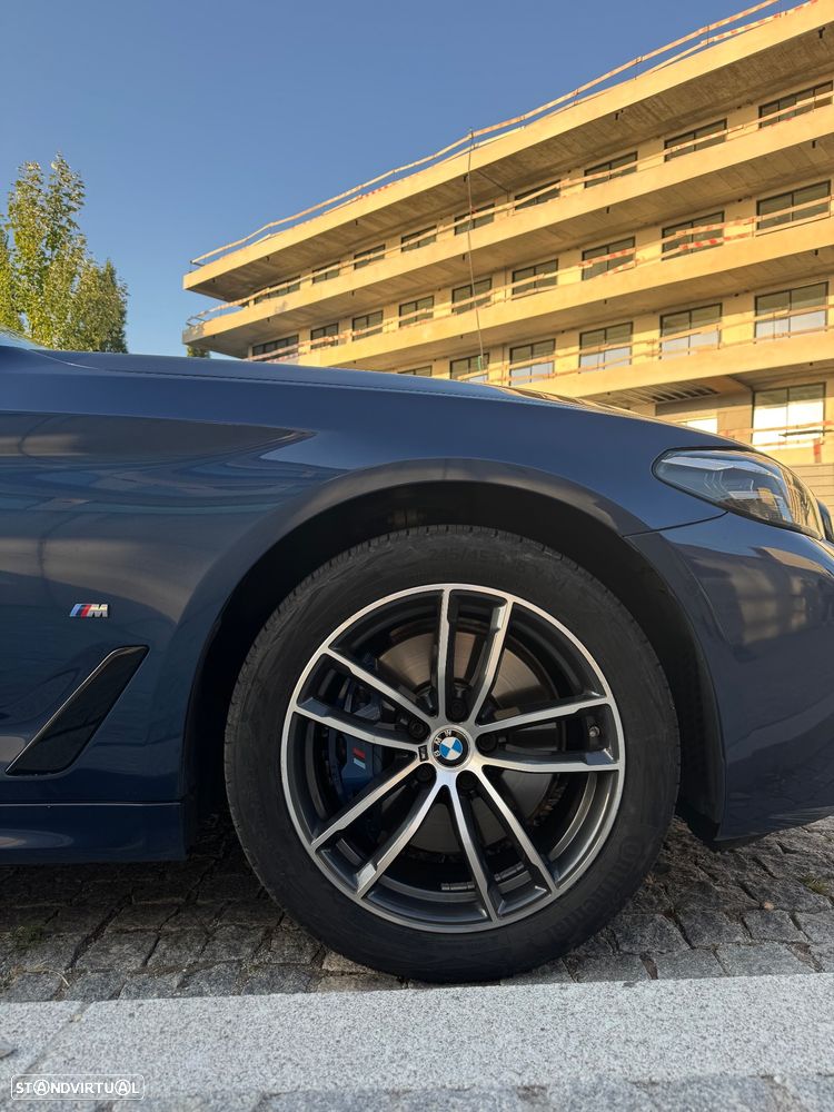 BMW 530 e Pack Desportivo M - 4