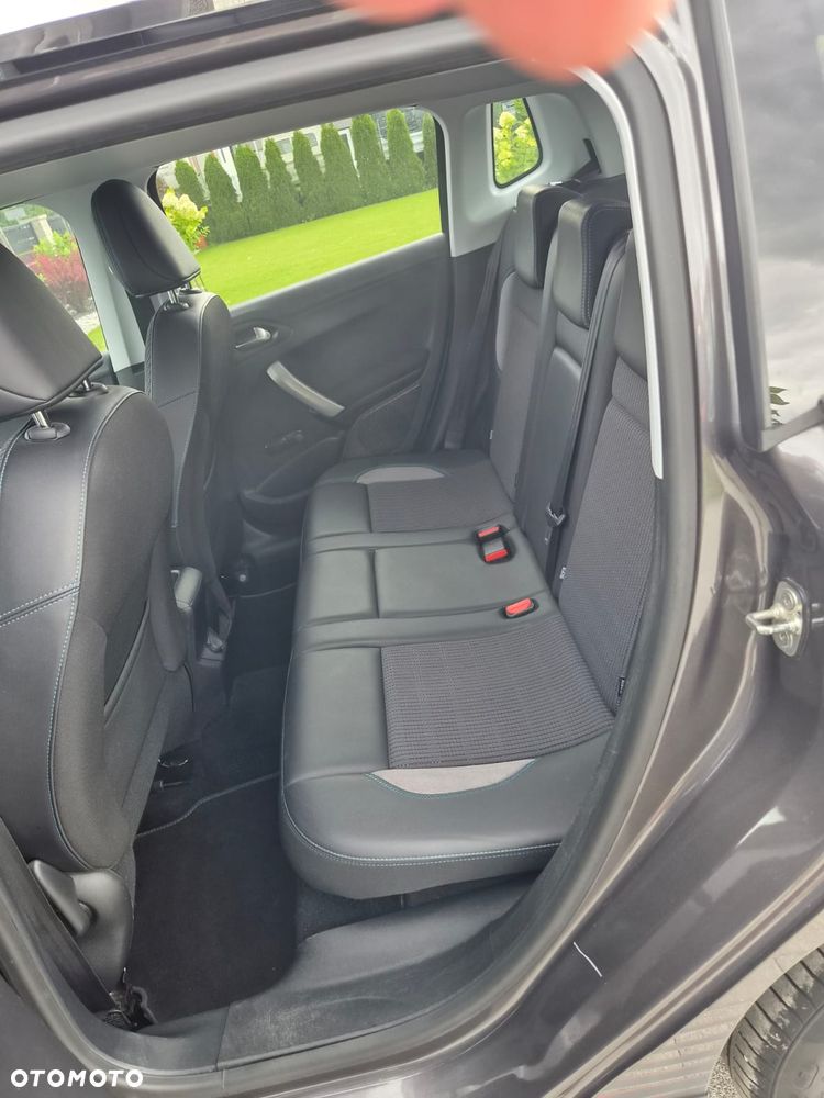 Peugeot 2008 - 12