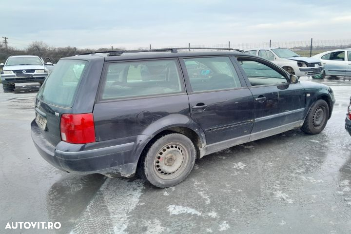 Dezmembrez Volkswagen VW Passat B5 [1996 - 2000] wagon 1.9 TDI MT (90 - 4