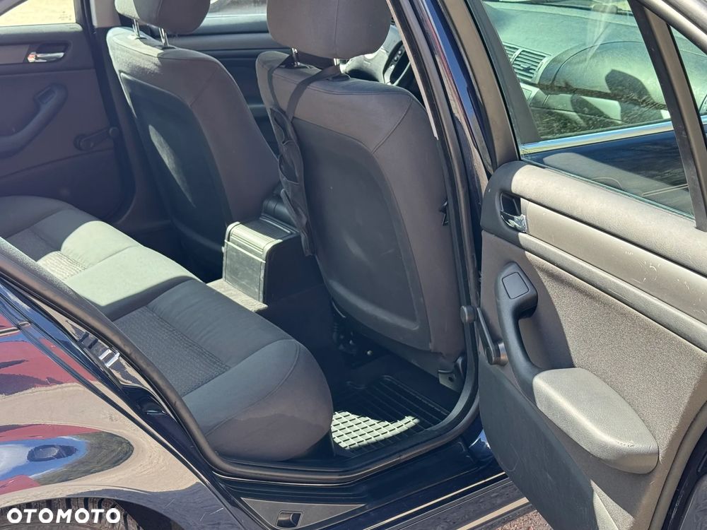 BMW Seria 3 316i - 23