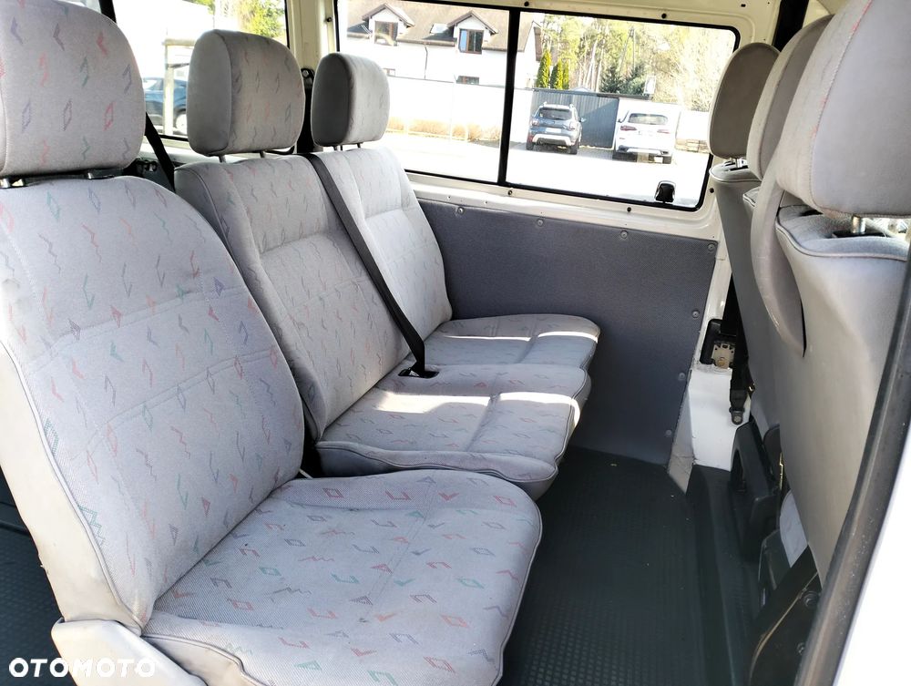 Volkswagen Transporter - 8