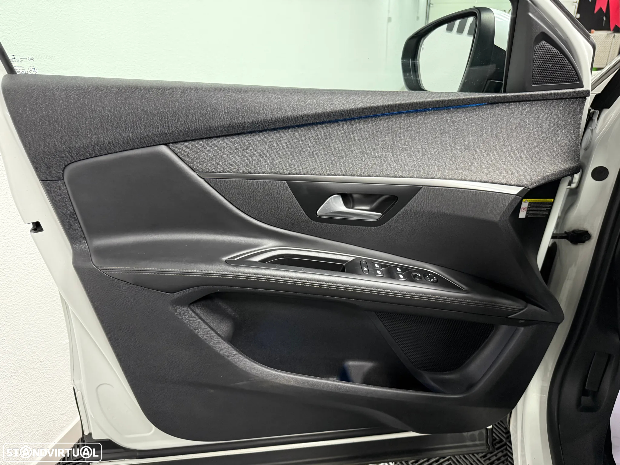 Peugeot 3008 1.2 PureTech Allure - 15