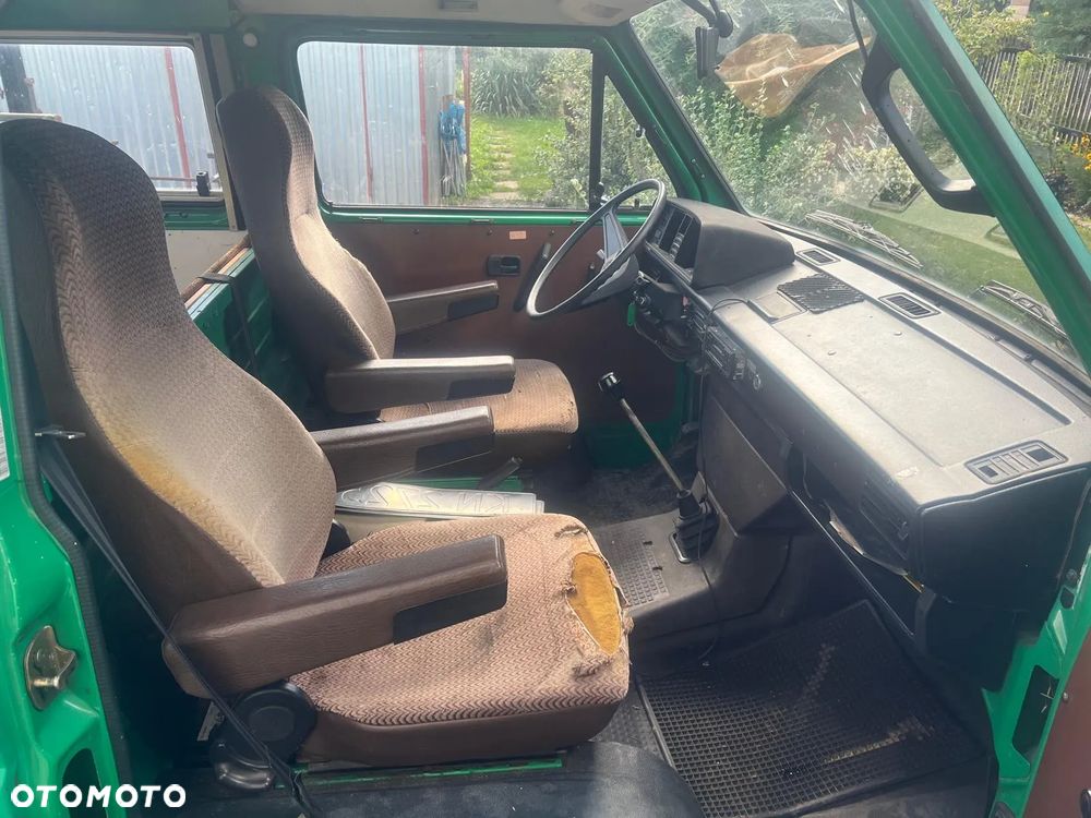 Volkswagen Transporter - 11