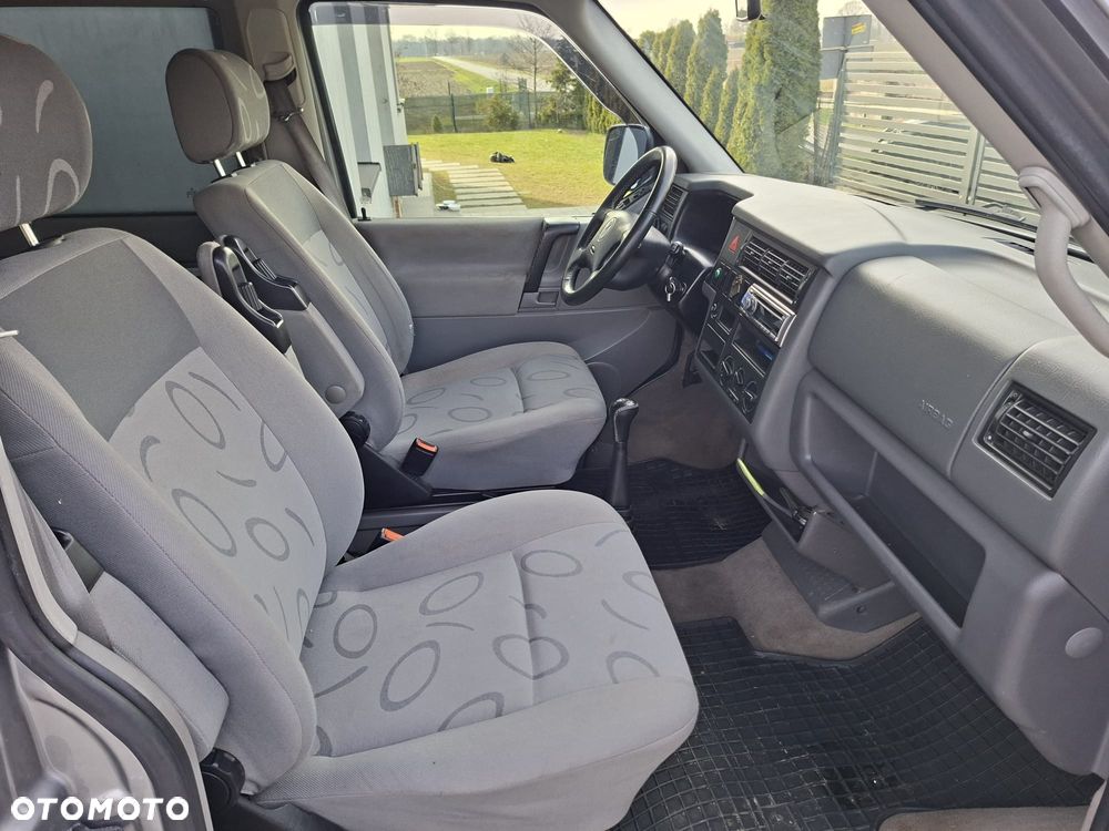 Volkswagen Multivan Standard - 6