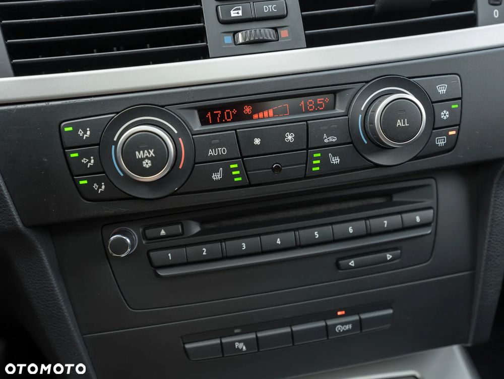 BMW Seria 3 318i Edition Exclusive - 33