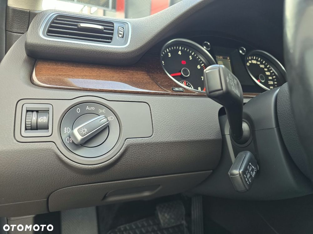 Volkswagen Passat 1.8 TSI DSG Highline - 19
