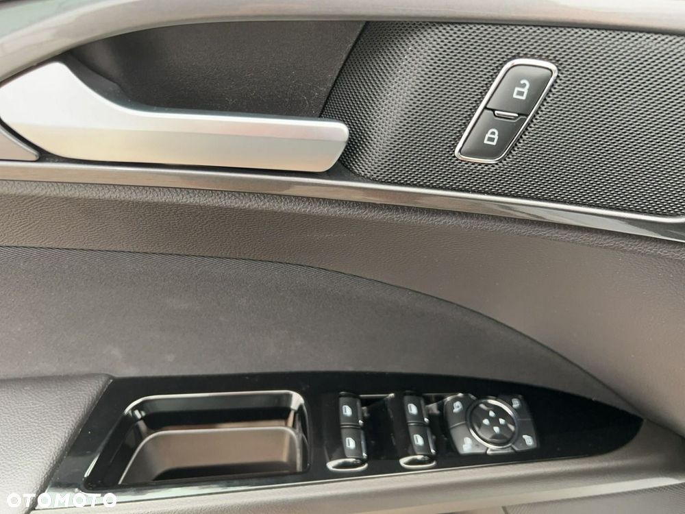 Ford Mondeo 2.0 EcoBlue Titanium - 13