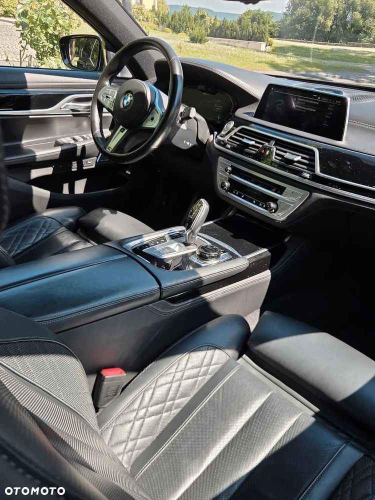 BMW Seria 7 745e - 8