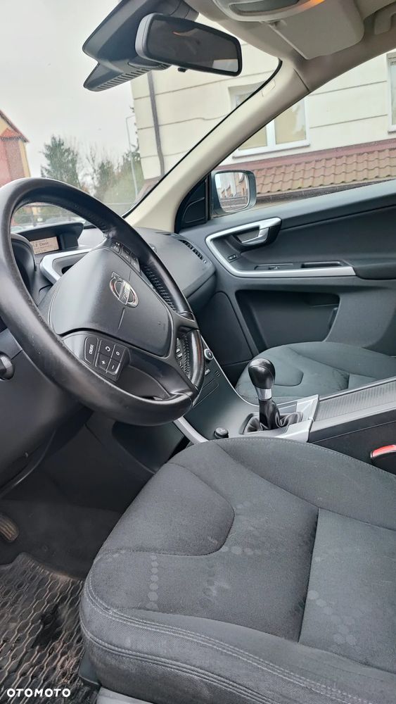 Volvo XC 60 D3 Kinetic - 2