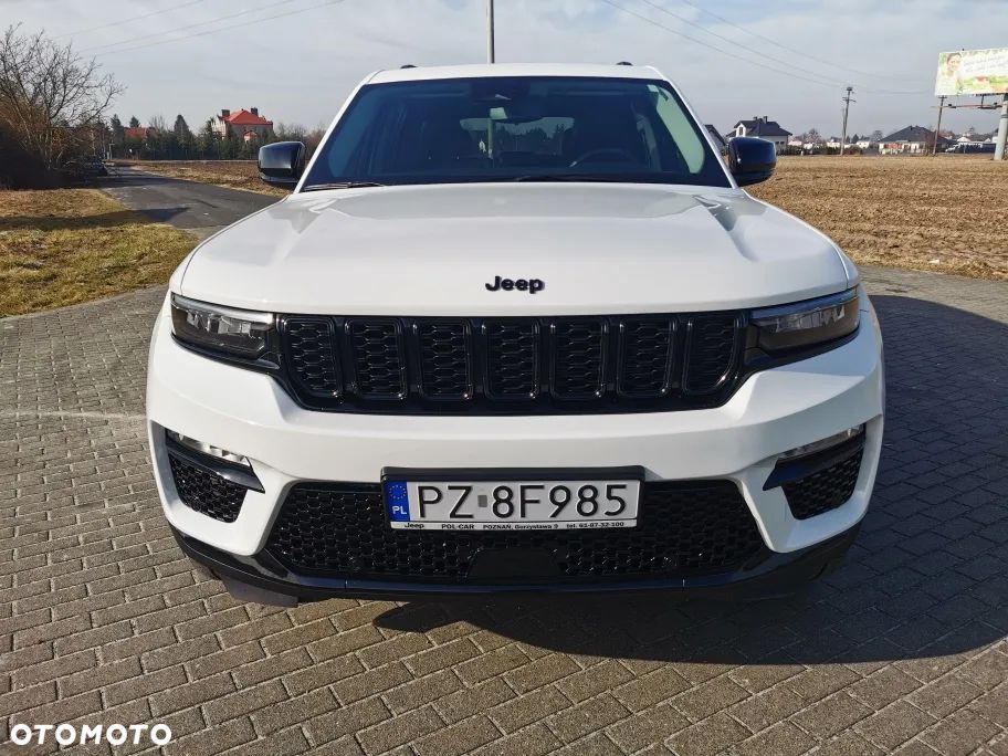 Jeep Grand Cherokee - 33