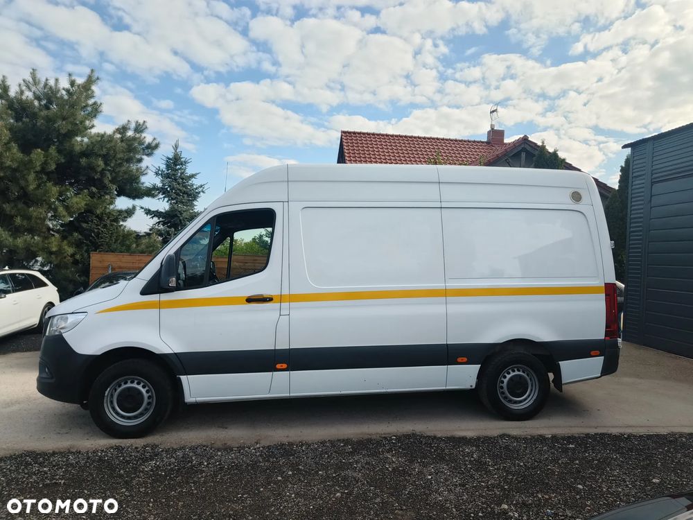 Mercedes-Benz Sprinter - 20