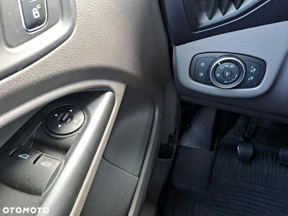 Ford Transit Connect - 17