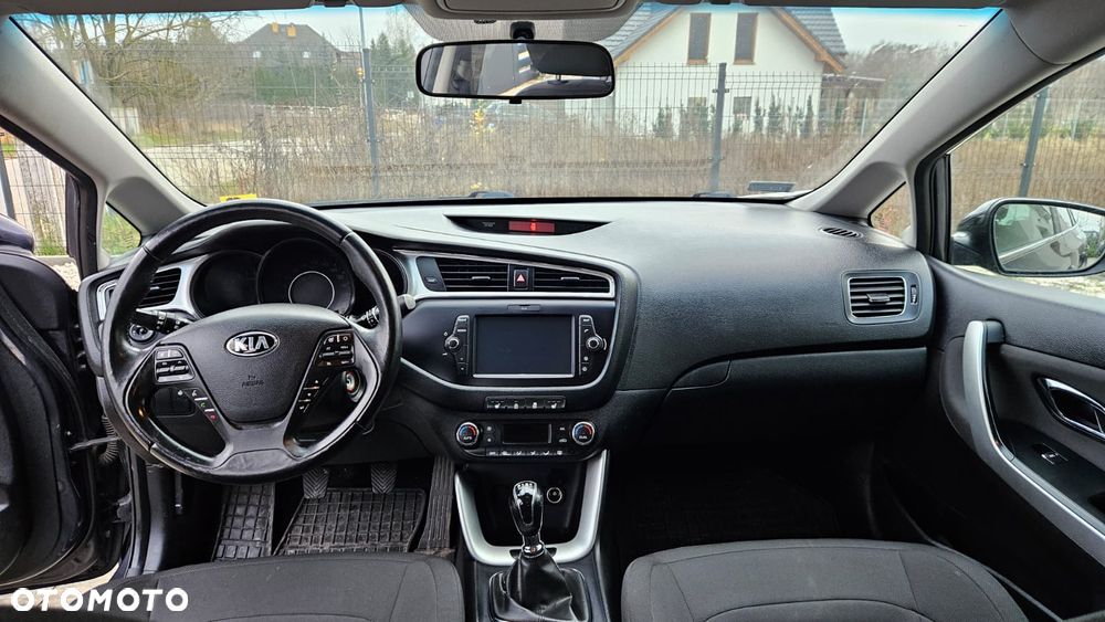 Kia Ceed - 8