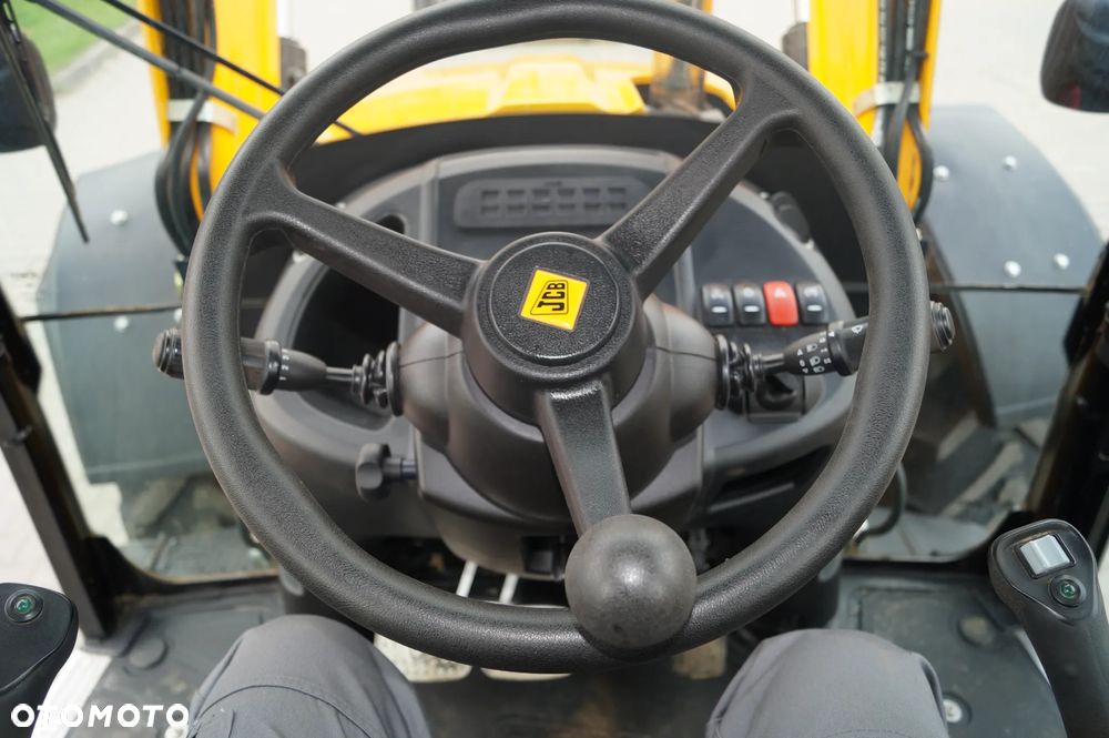 JCB 4CX - 38