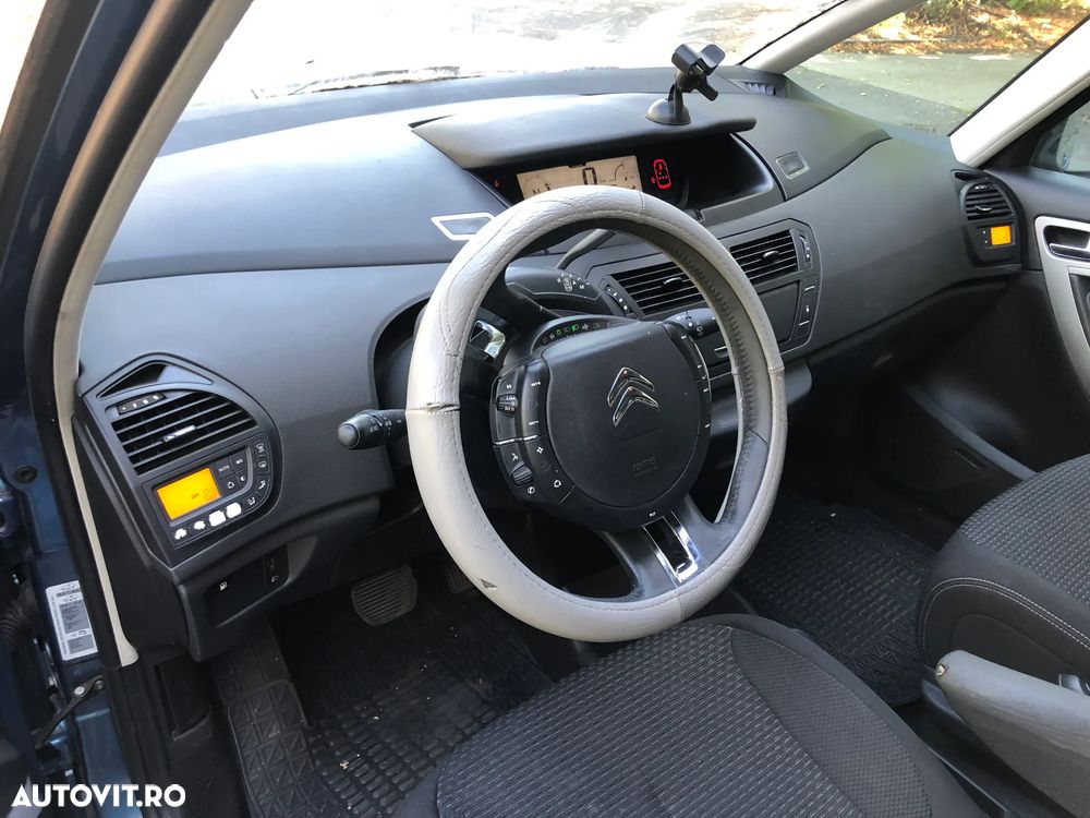 Dezmembrez Citroen C4 Picasso 2011 1.6 HDI - 10