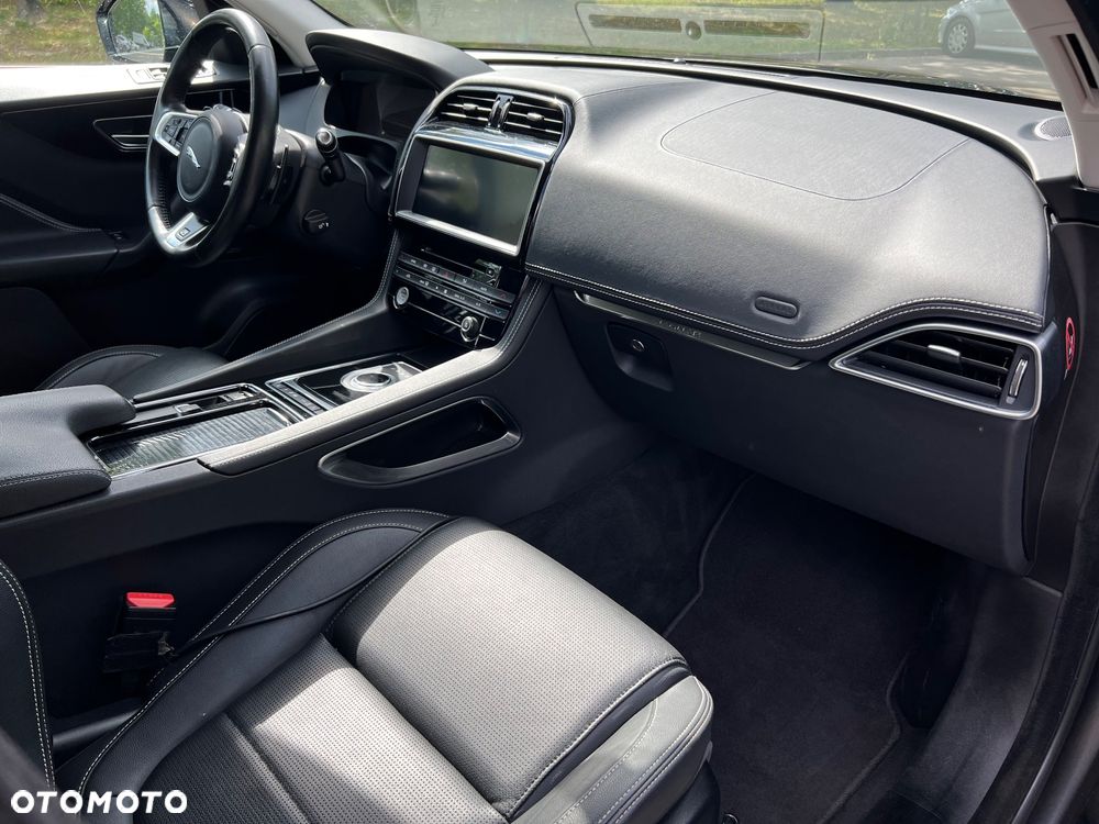 Jaguar F-Pace 20d AWD R-Sport - 10