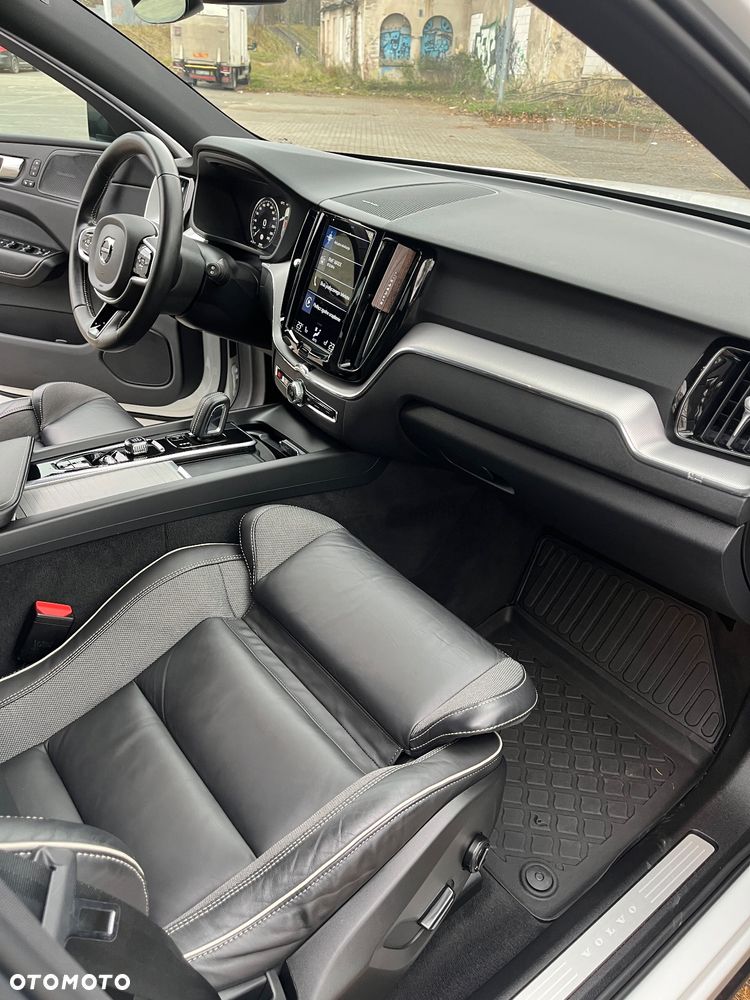 Volvo XC 60 T5 R-Design - 10