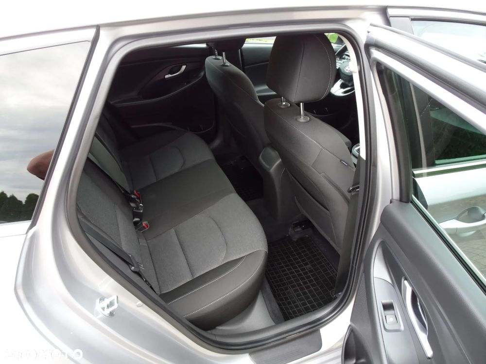 Hyundai i30 1.5 DPI Comfort - 17
