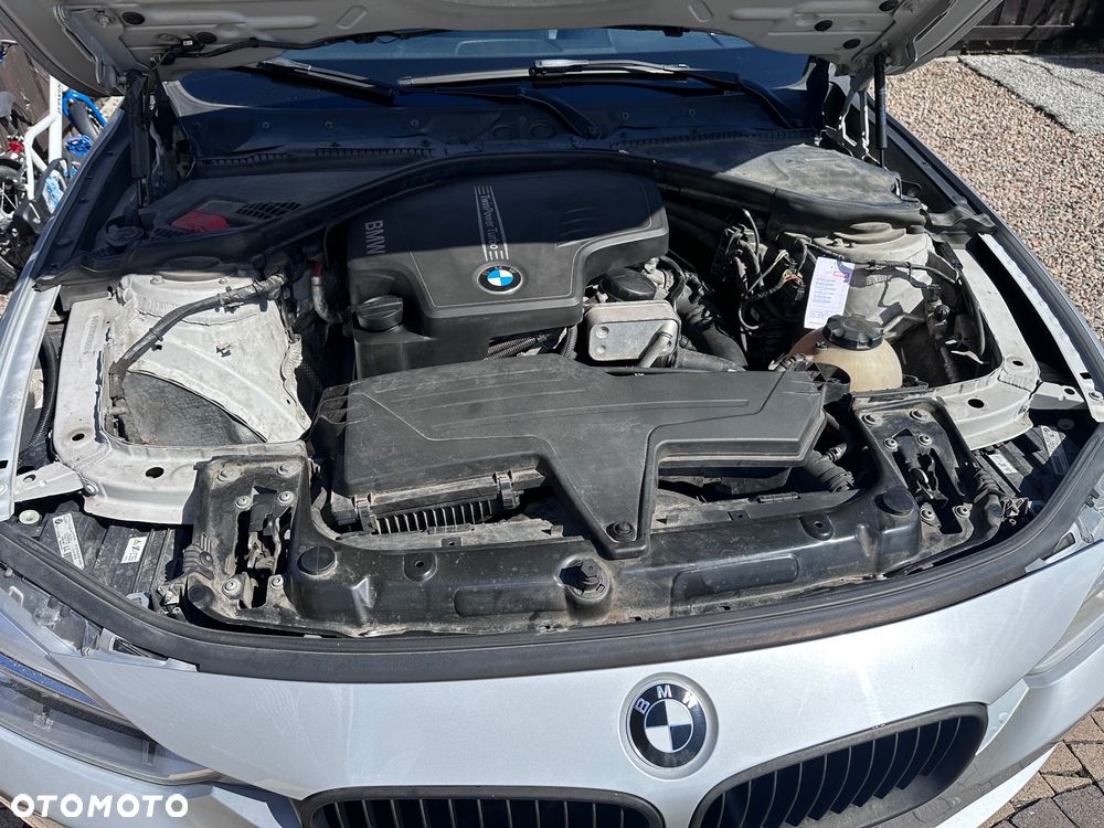 BMW Seria 3 320i Sport Line - 17