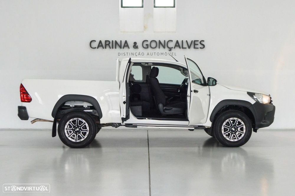 Toyota Hilux 2.4 D-4D 4X2 Cabine Extra 3L - 23