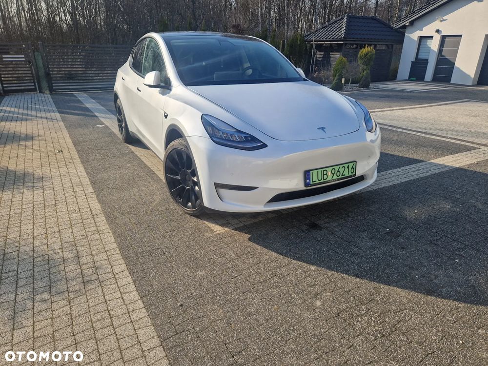 Tesla Y Long Range AWD - 12