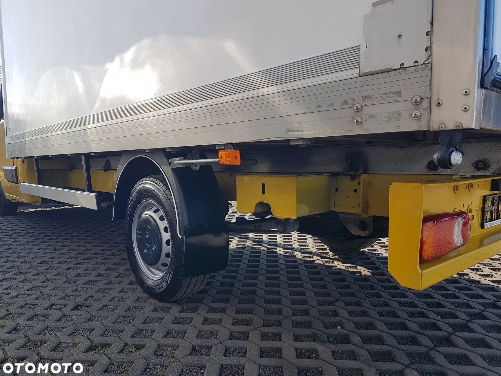 Renault MASTER KONTENER 8EP 4,21x2,23x2,22 KLIMA KRAJOWY MANUAL 6-BIEGÓW - 23