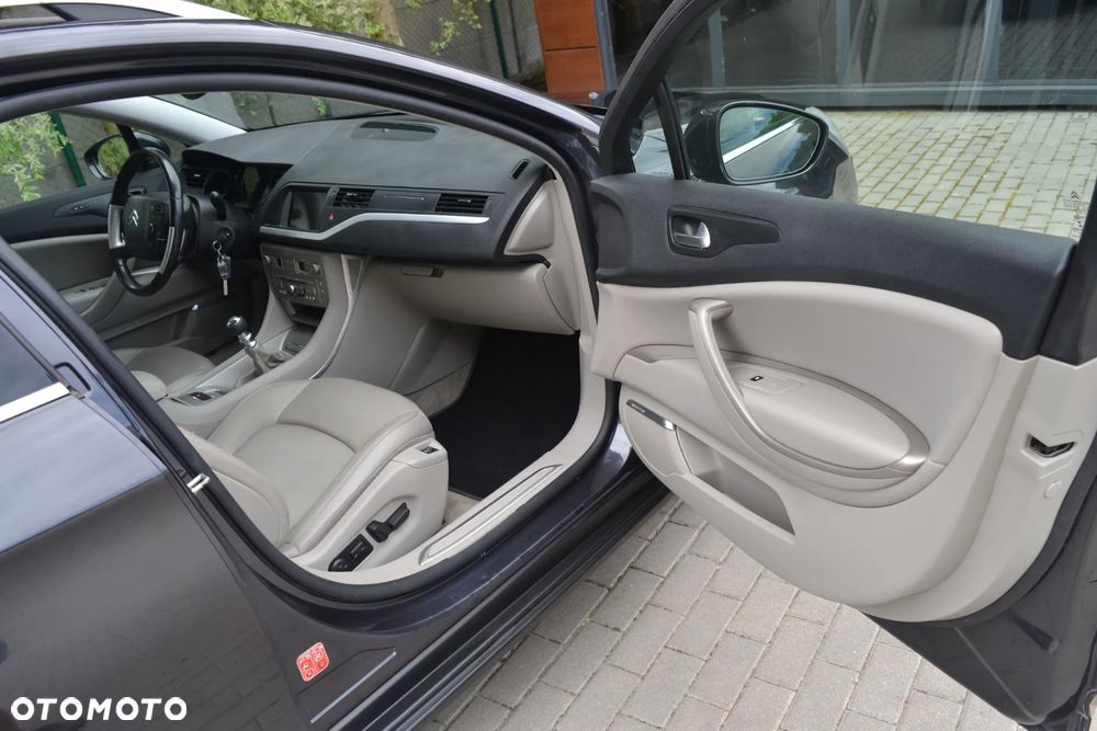 Citroën C5 Tourer HDi 165 FAP Exclusive - 17