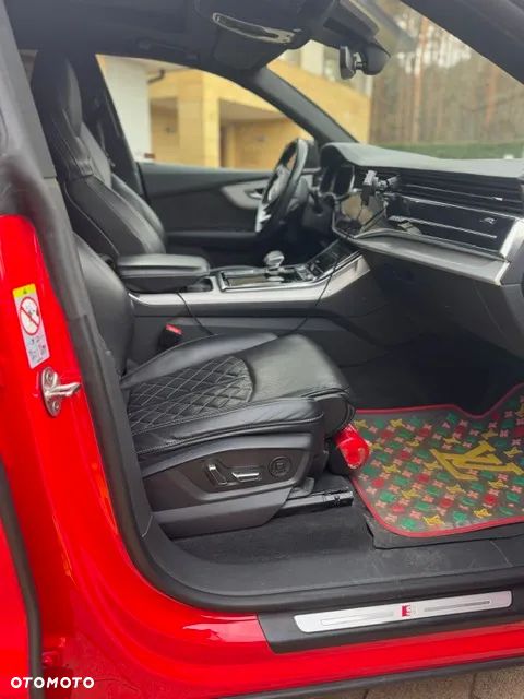 Audi SQ8 - 8