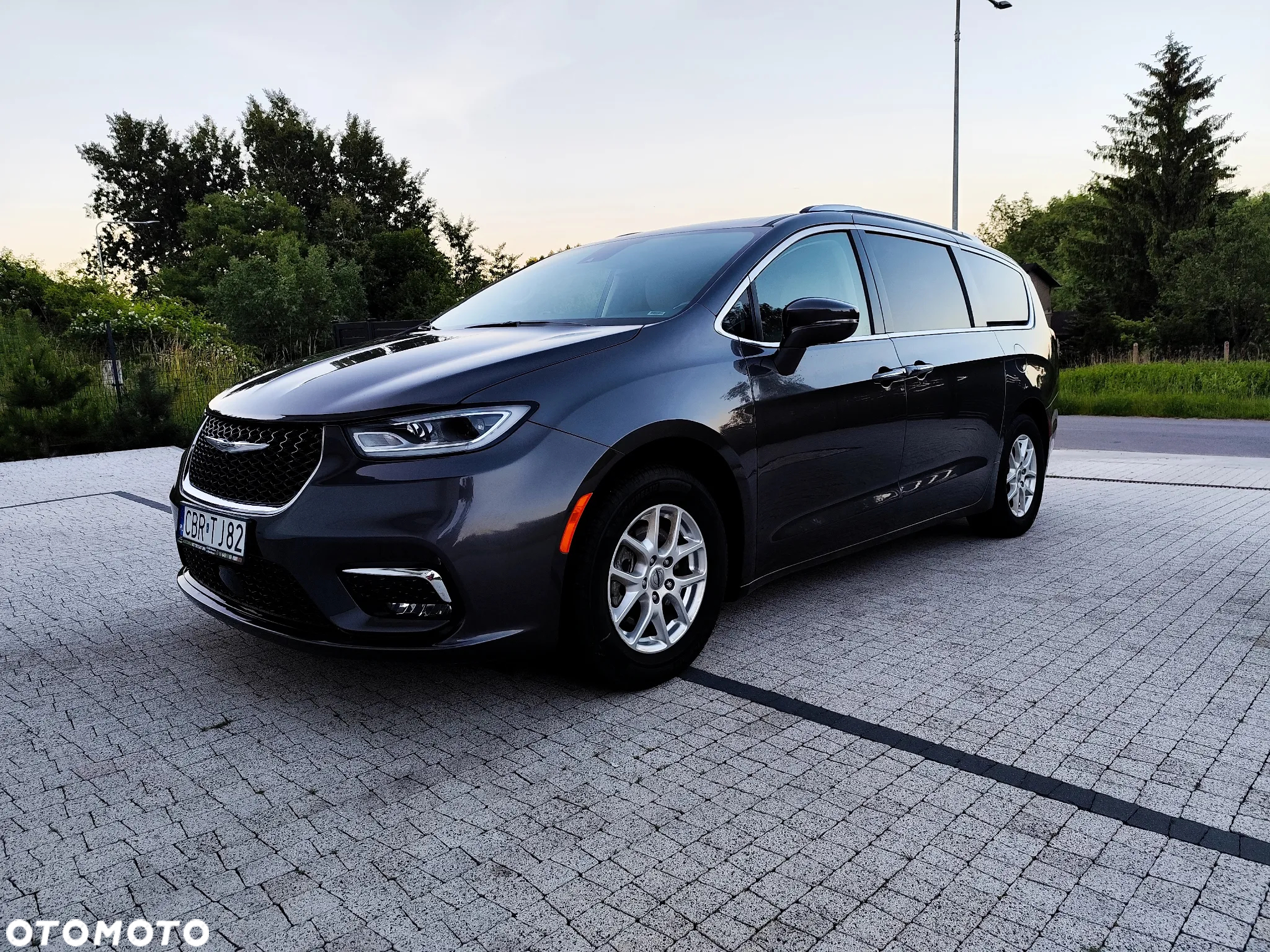 Chrysler Pacifica - 17